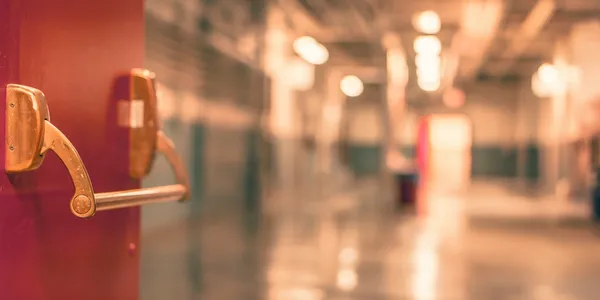 rs=w_600,h_300,cg_true